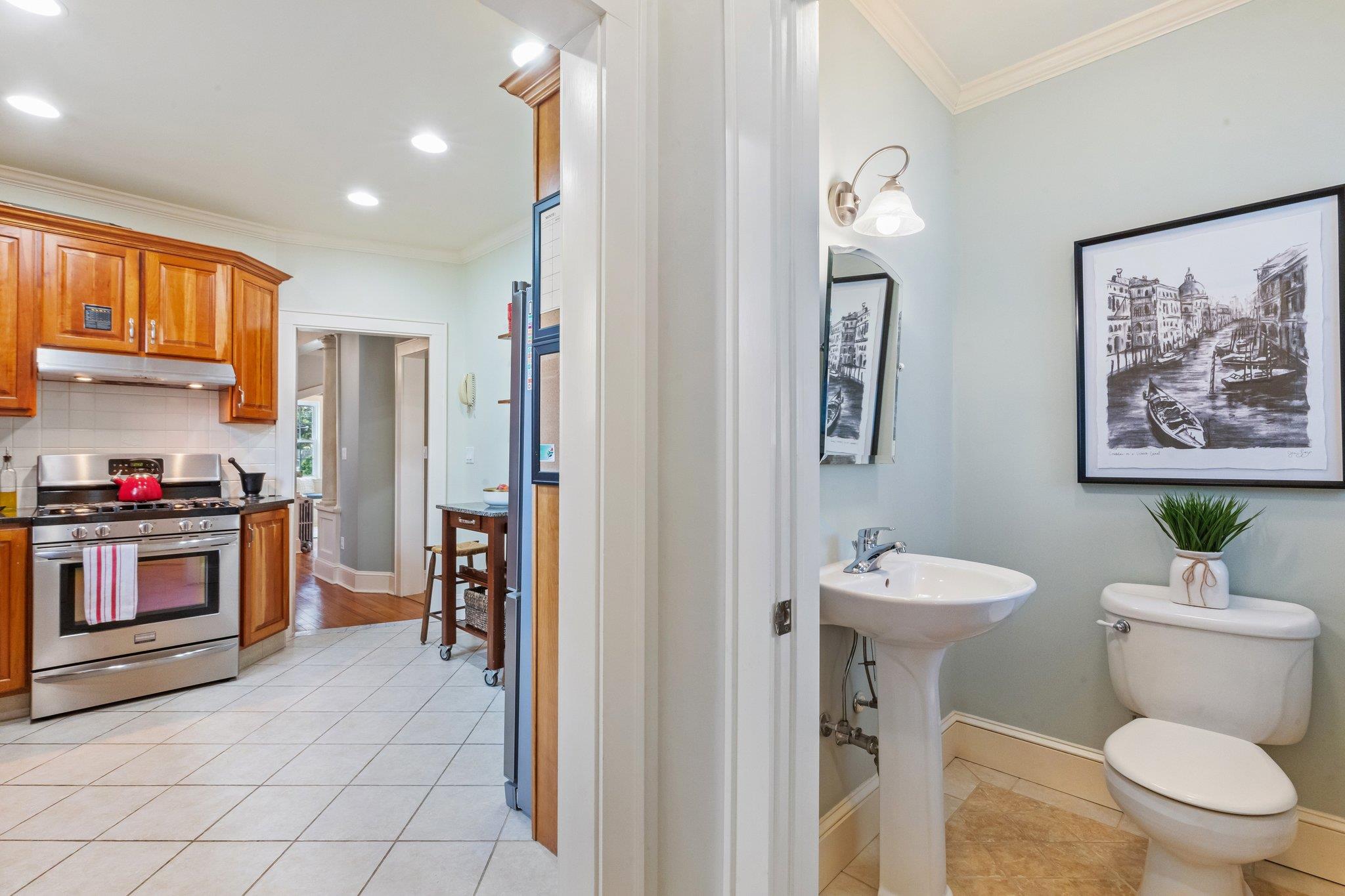 42 Schley Avenue, New Rochelle, New York image 21