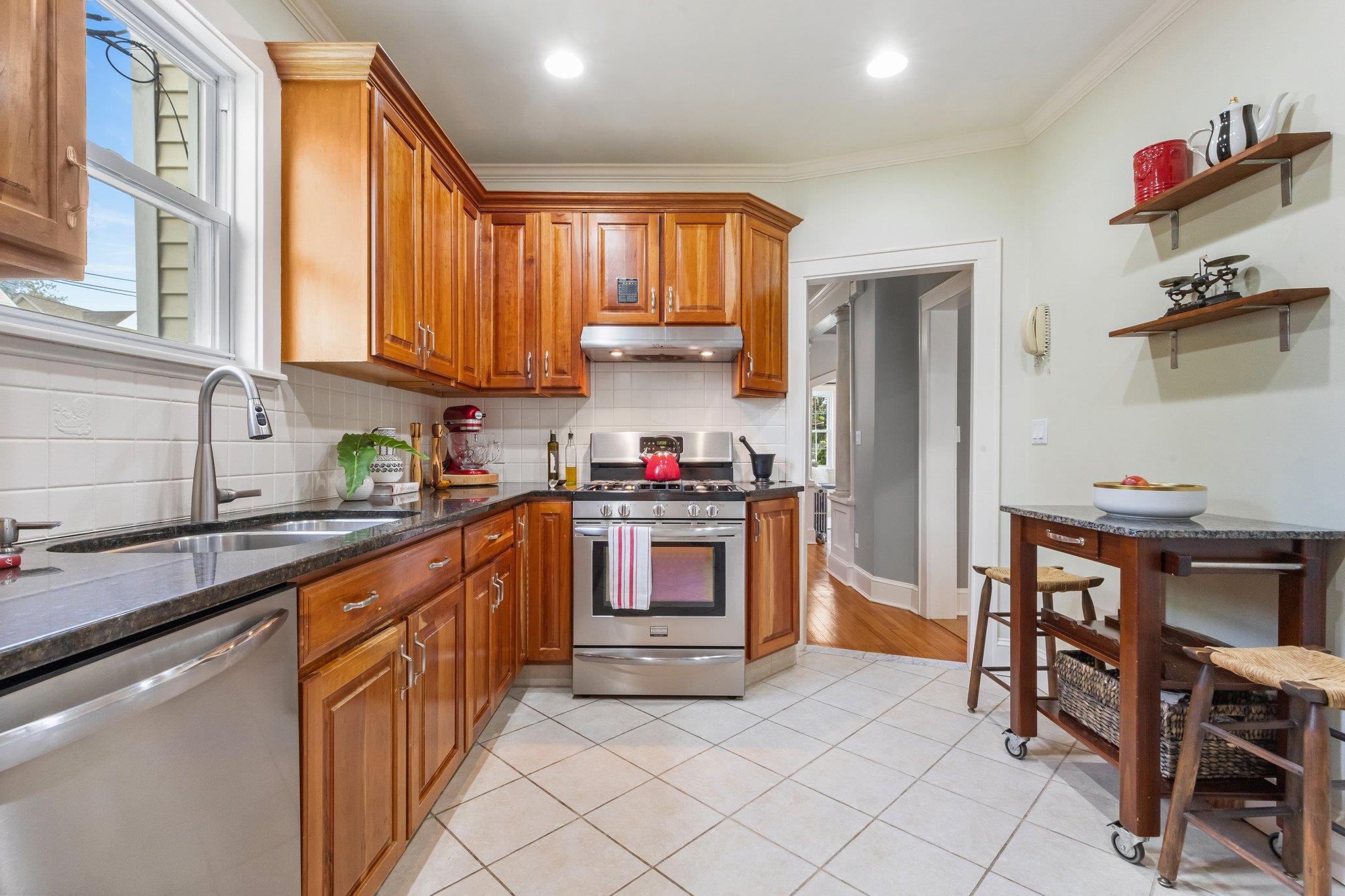 42 Schley Avenue, New Rochelle, New York image 17