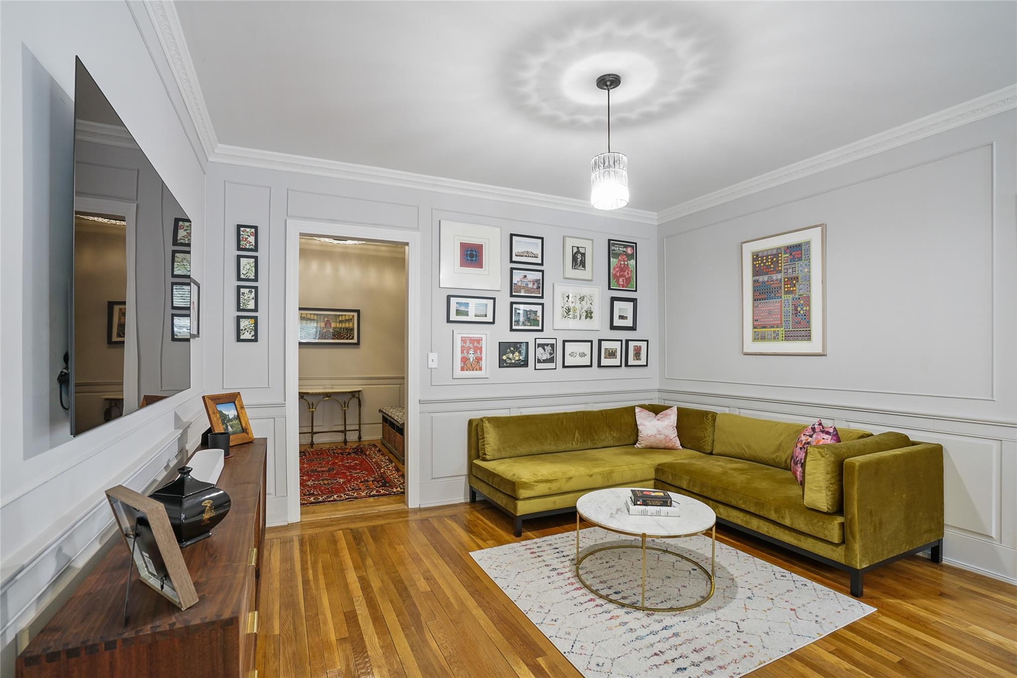 1430 Midland Avenue 1C