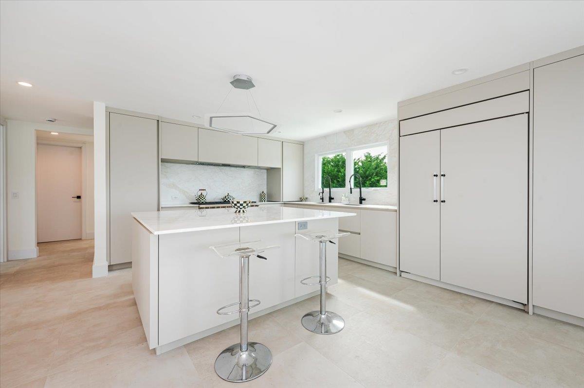 Atlantic Beach, New York 11509, United States, 6 Bedrooms Bedrooms, ,7 BathroomsBathrooms,Residential,Active,124704