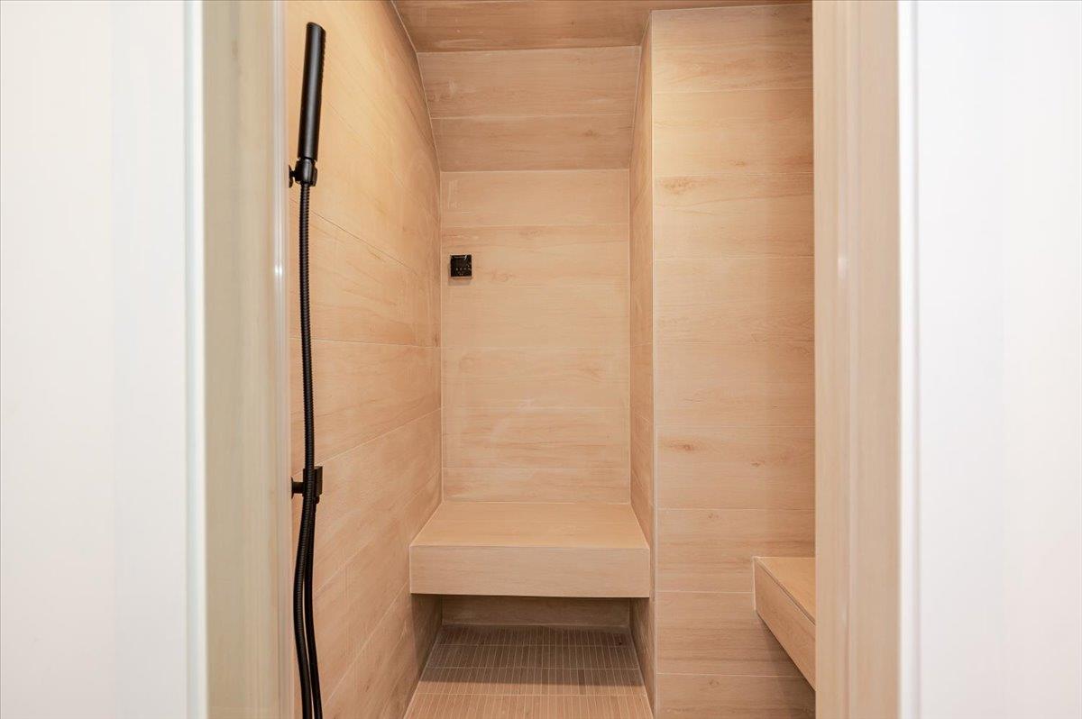 Atlantic Beach, New York 11509, United States, 6 Bedrooms Bedrooms, ,7 BathroomsBathrooms,Residential,Active,124704