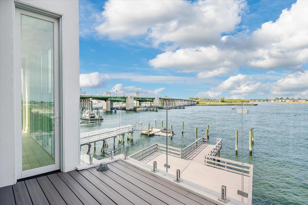 Atlantic Beach, New York 11509, United States, 6 Bedrooms Bedrooms, ,7 BathroomsBathrooms,Residential,Active,124704