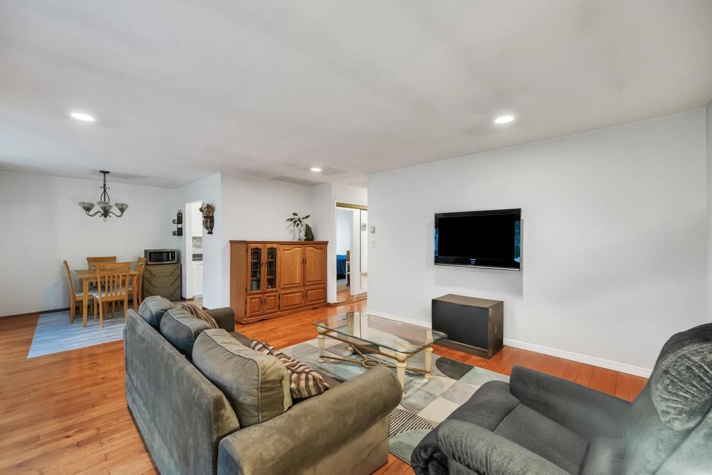 73 Richmond Boulevard #4B, Ronkonkoma, New York image 9