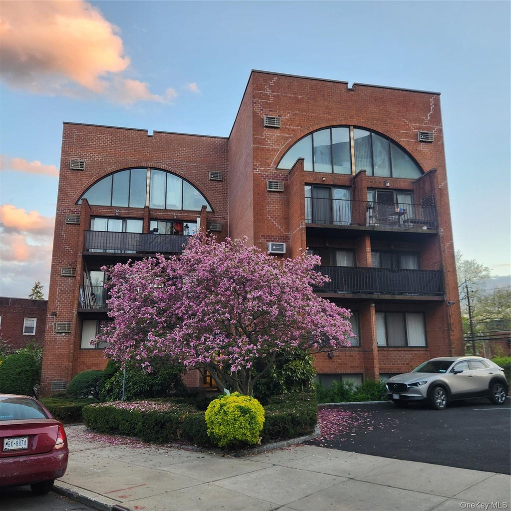 Photo of 84-62 Austin Street St #C3, Kew Gardens, NY 11415 (MLS # 1055639)