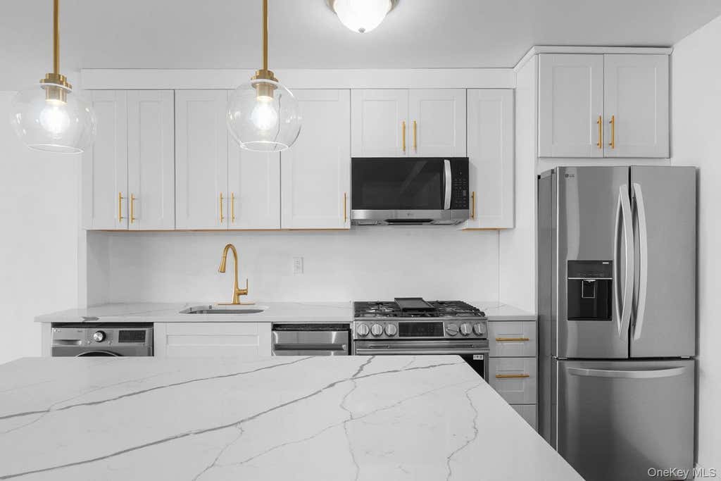 Photo of 820 Boynton Avenue #11 K, Bronx, NY 10473 (MLS # 1043147)