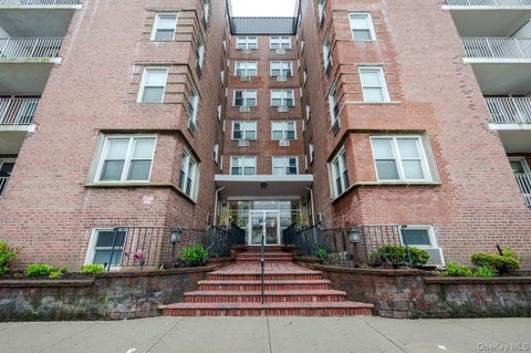 Homes For Sale - 210 E Broadway #4D<br/> Long Beach, NY 11561