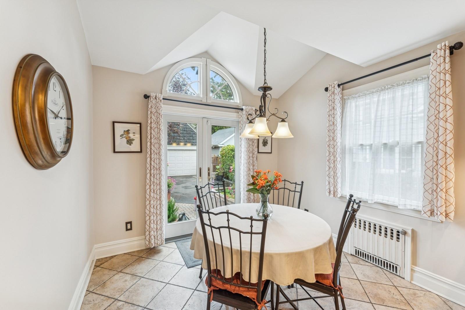 32 Lexington Street St, Rockville Centre, New York image 14