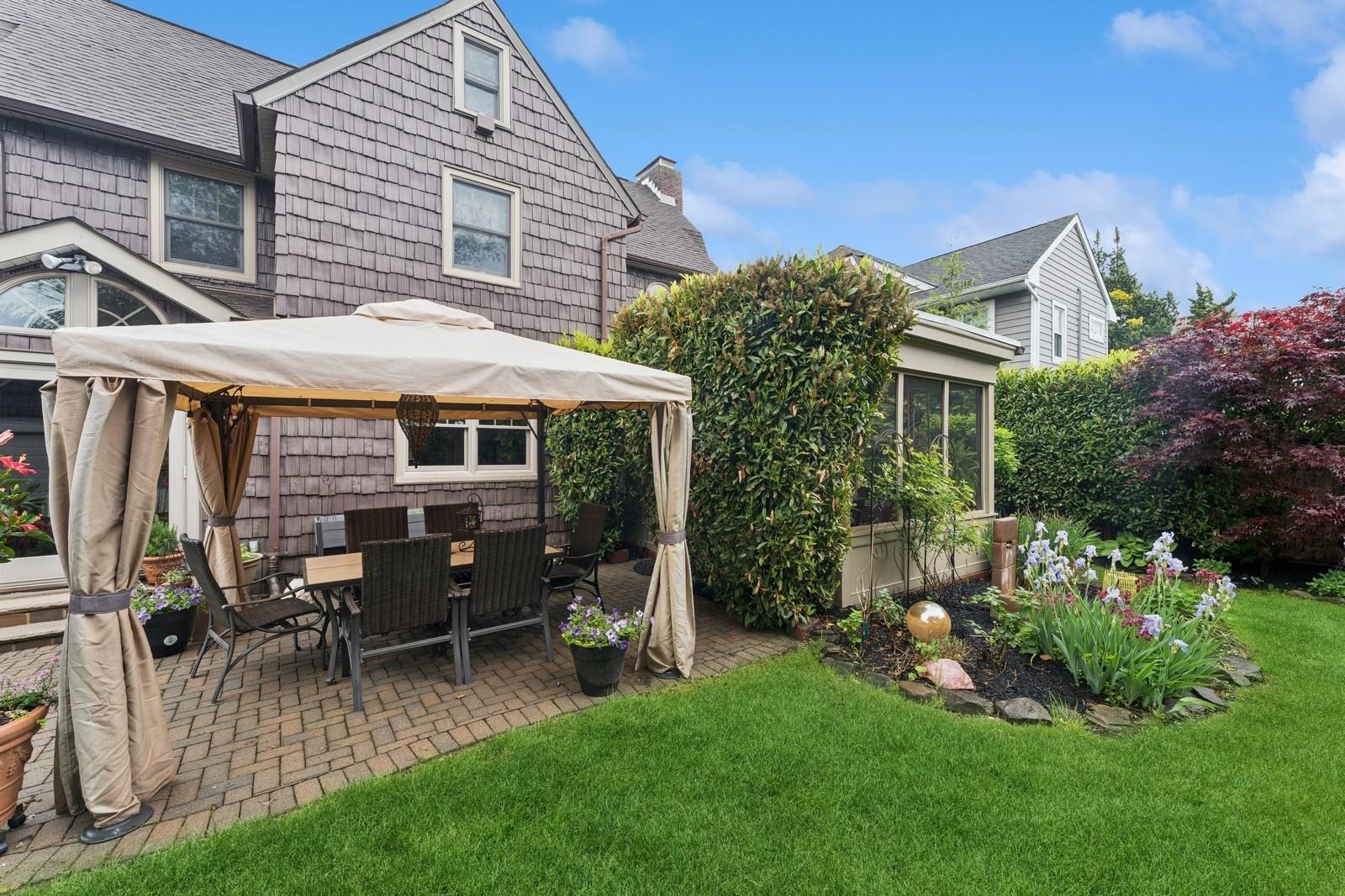 32 Lexington Street St, Rockville Centre, New York image 32