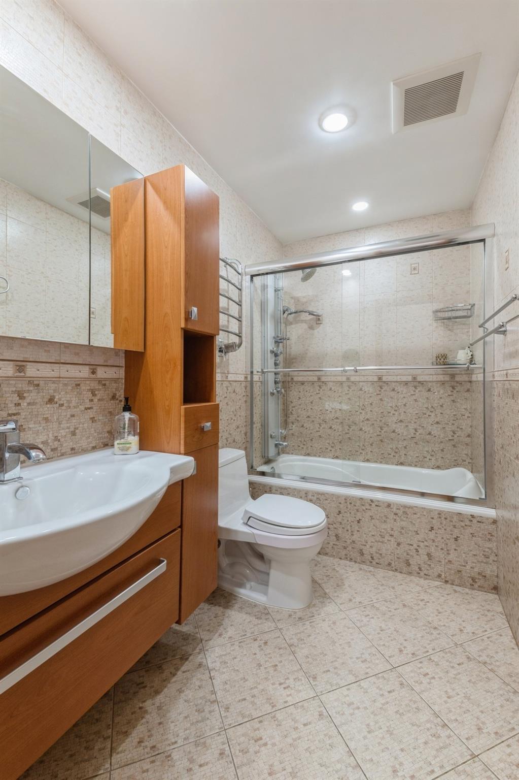2935 Rockaway Avenue, Oceanside, New York image 14