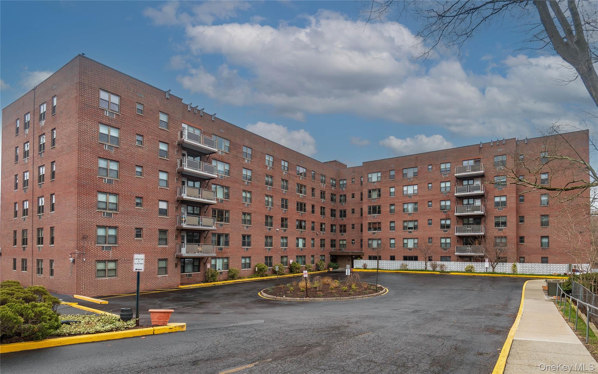 77 Carpenter Avenue 3B