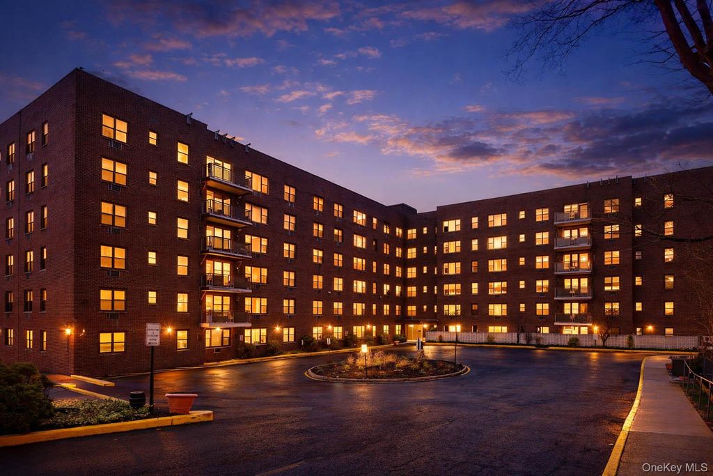 Photo of 77 Carpenter Avenue #3B, Mount Kisco, NY 10549 (MLS # 978672)