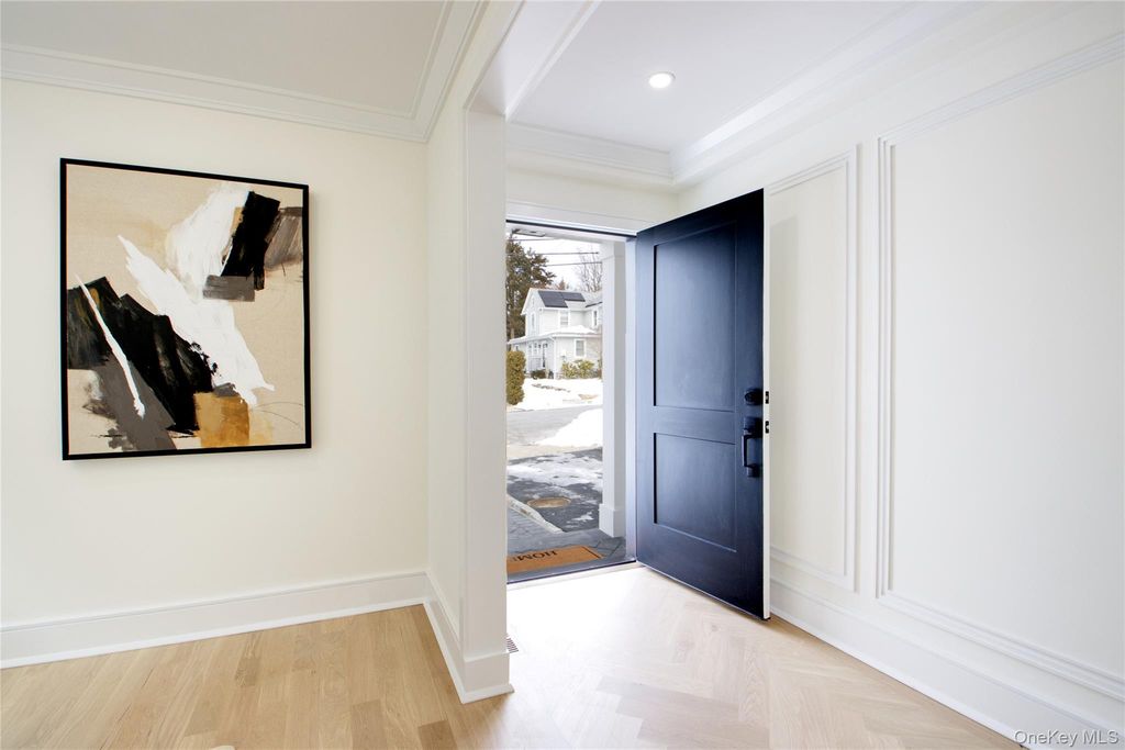 Photo of 30 4th Street, Manhasset, NY 11030 (MLS # 960375)