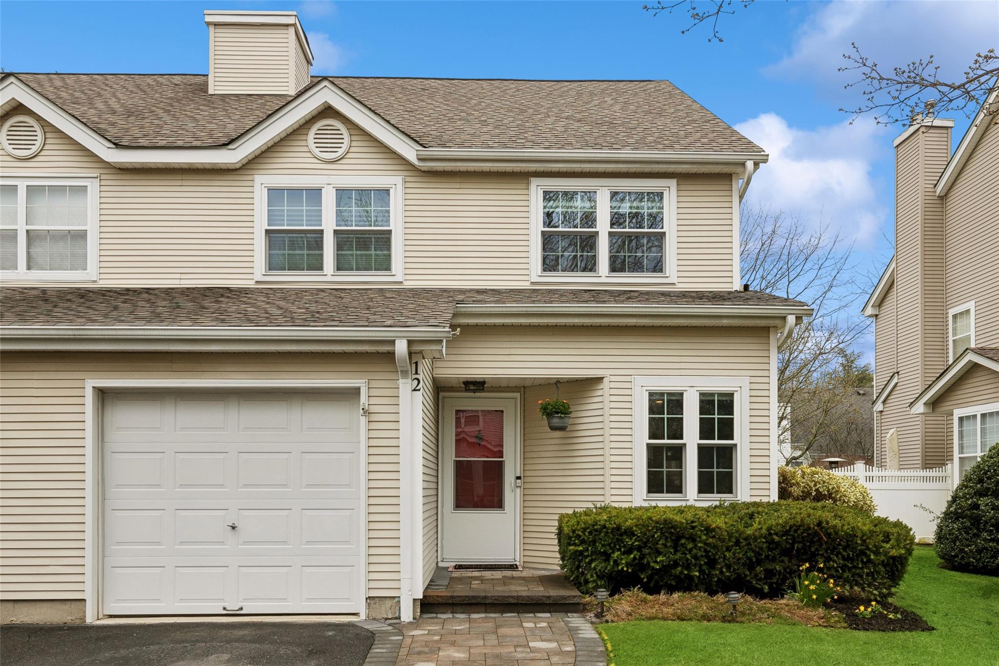 12 Currier Avenue, Melville, New York image 1