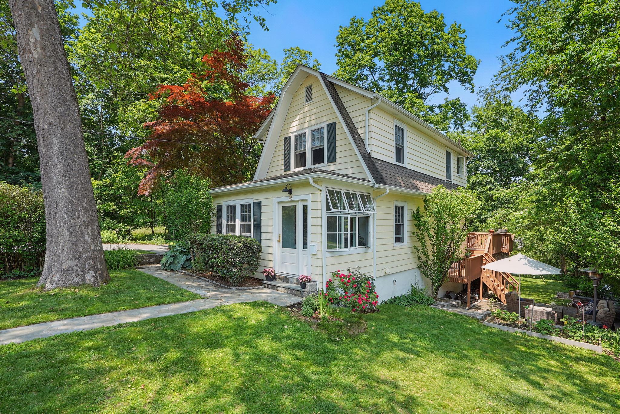 Property for Sale at Huntville Road, Katonah, New York - Bedrooms: 3 
Bathrooms: 2 
Rooms: 7  - $799,000
