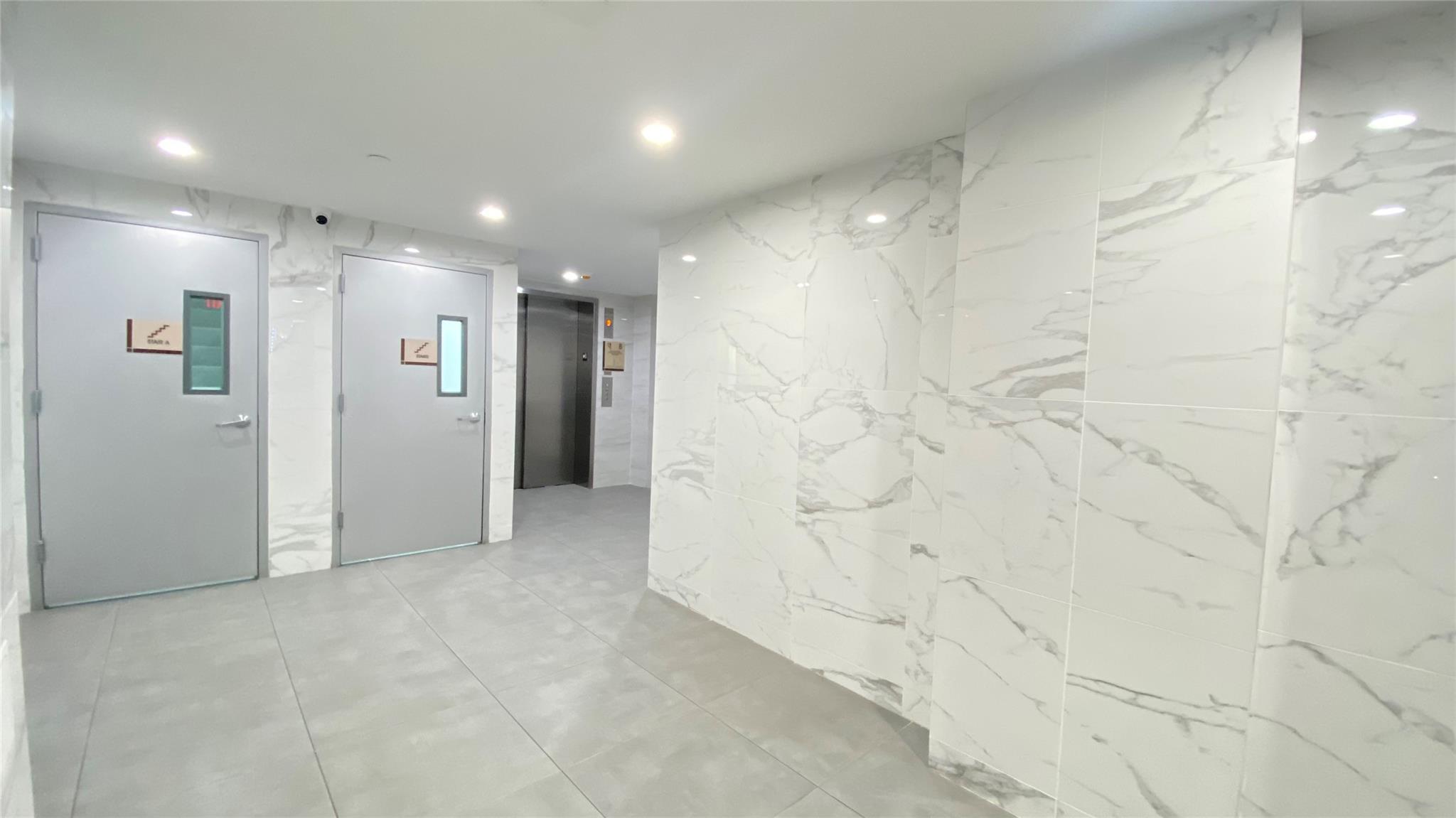 52-16 Roosevelt Avenue B1