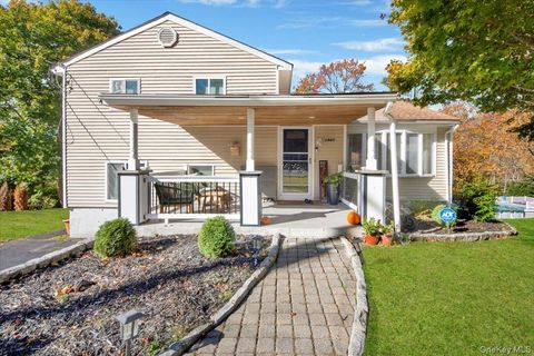 Photo of 2947 Curry Street, Yorktown Heights, NY 10598 (MLS # 927353)