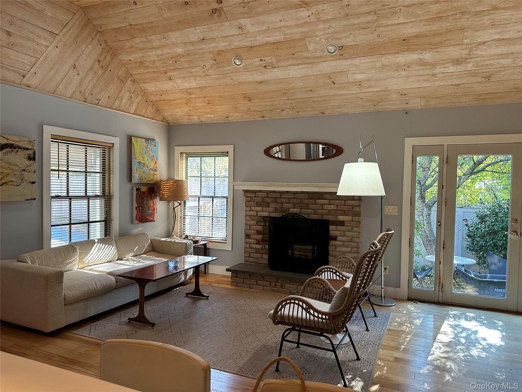 Photo of 21 N Sea Road, Southampton, NY 11968 (MLS # 944598)