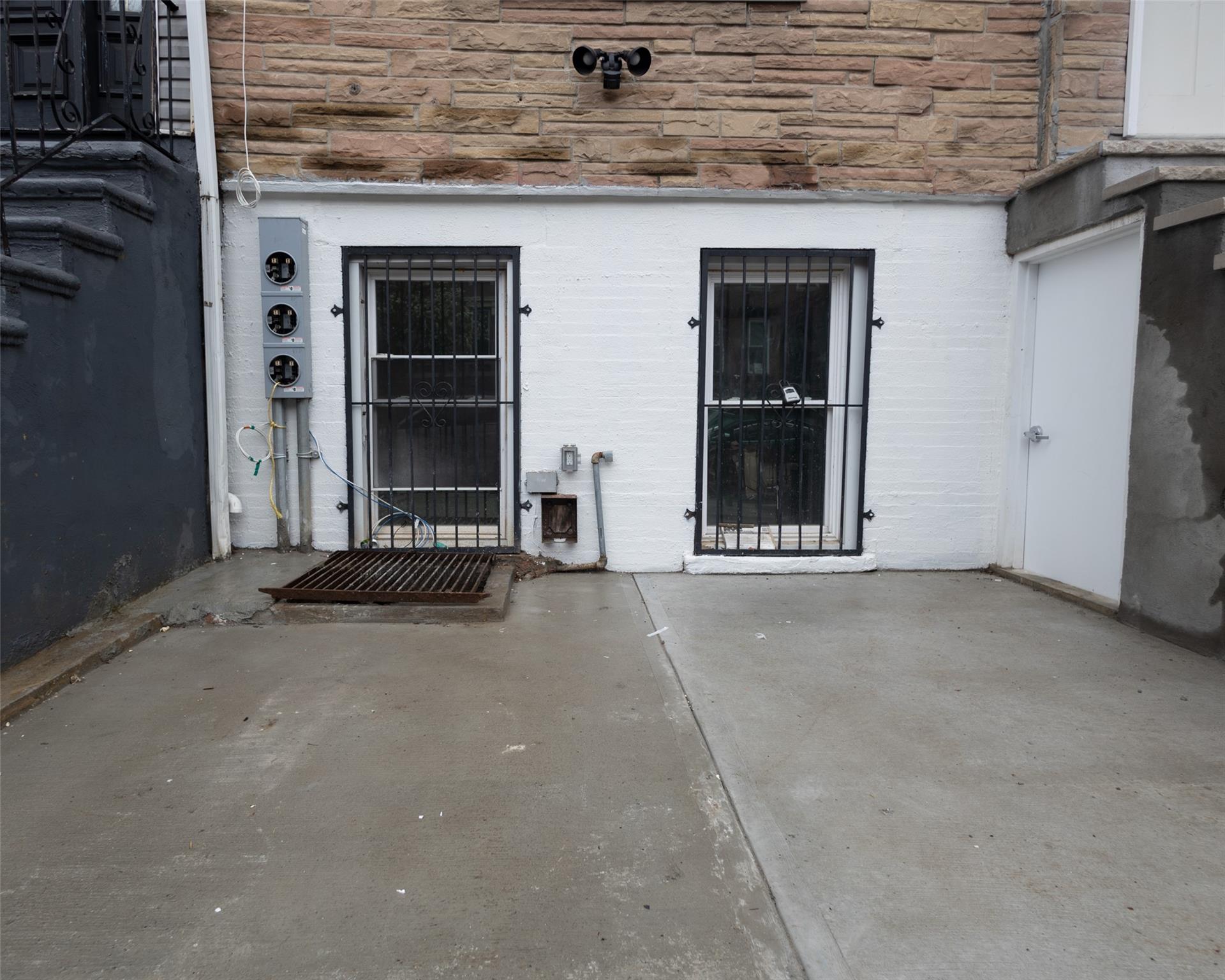 253 Monroe Street