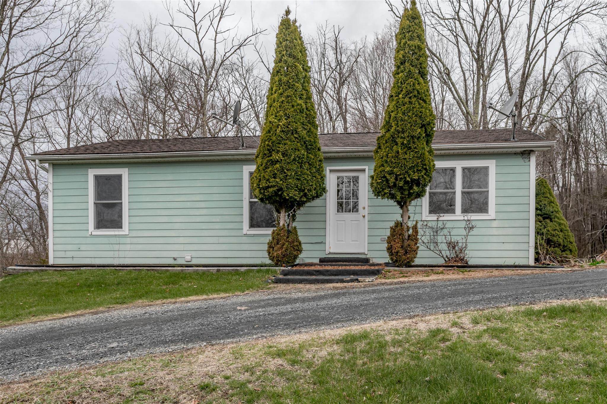 Rental Property at Bowen Road, Warwick, New York - Bedrooms: 3 
Bathrooms: 2 
Rooms: 5  - $2,550 MO.