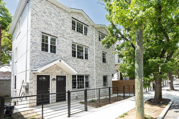 7036 70TH ST, GLENDALE, NY 11385 - Image cc59c57c76c939cc3da4f4cba4d12aae/2387124447