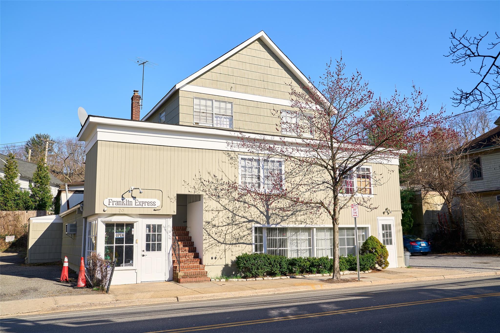 20 Bryant Avenue