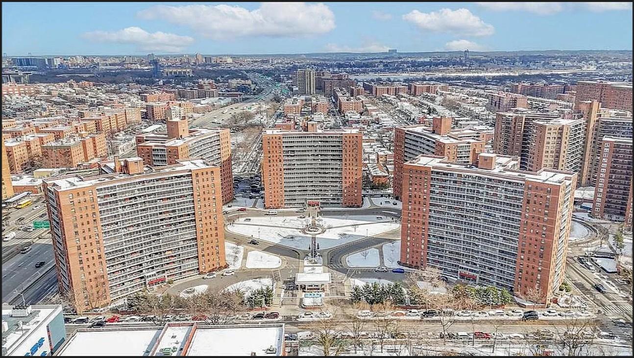 98 St 4L, Rego Park, Queens, NY - 1 Bedrooms  
1 Bathrooms  
5 Rooms - 