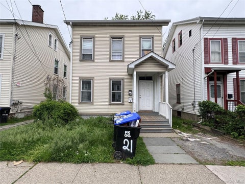 Apartment For Rent - 21 Jewett Avenue #1<br/> Poughkeepsie, NY 12601