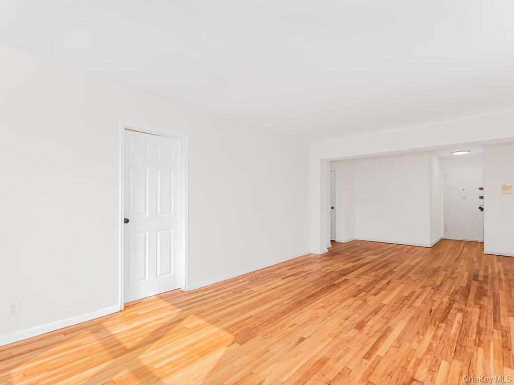 4315 Webster Avenue 5M