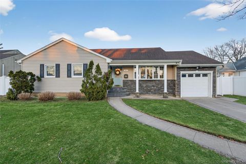 Homes For Sale - 661 Garner Place<br/> East Meadow, NY 11554