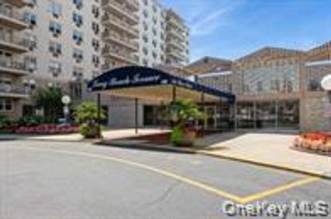 Photo of 450 Shore Road #3F, Long Beach, NY 11561 (MLS # 910402)