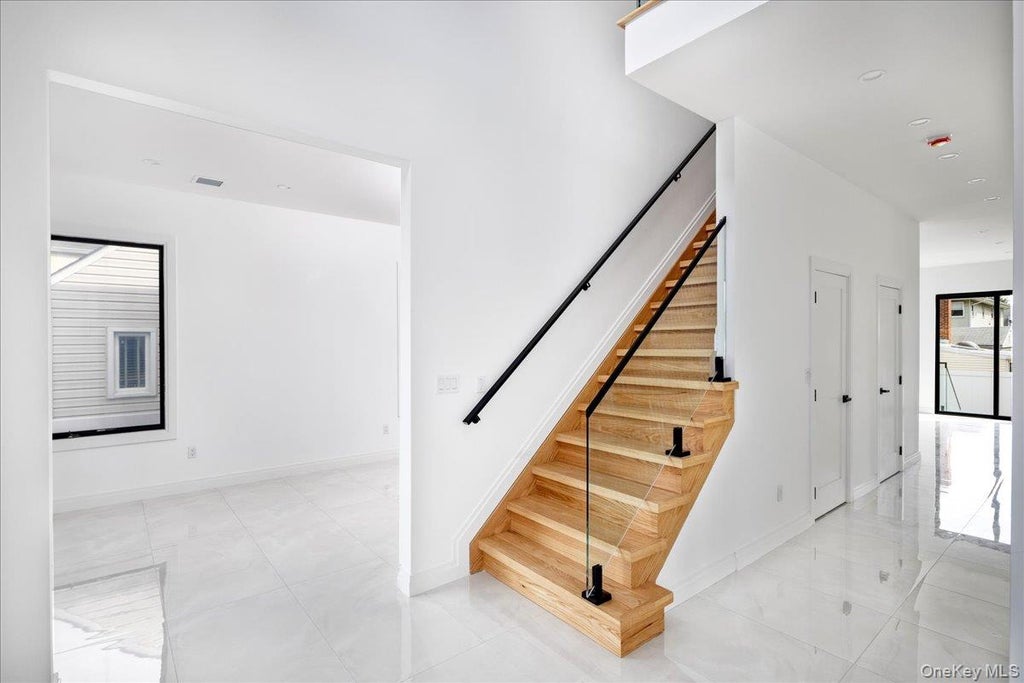 Photo of 544 Arlington Road, Cedarhurst, NY 11516 (MLS # 1034077)