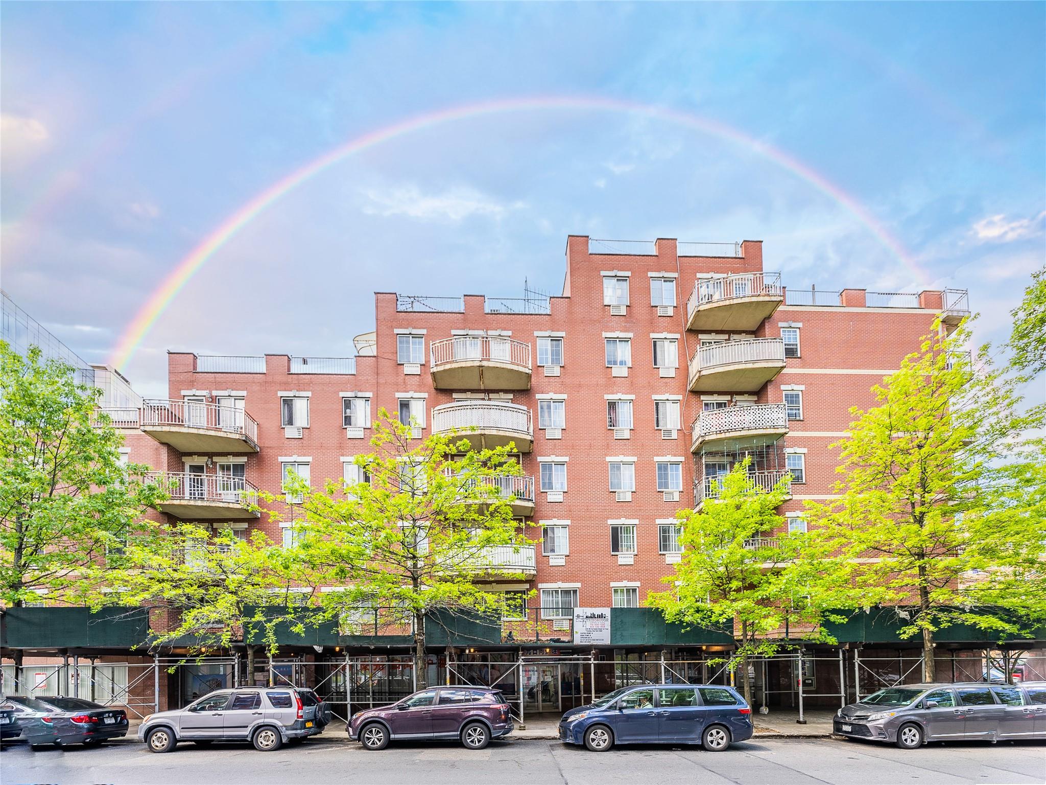 Property for Sale at Leavitt St 3E, Flushing, Queens, NY - Bedrooms: 2 
Bathrooms: 2 
Rooms: 6  - $699,000