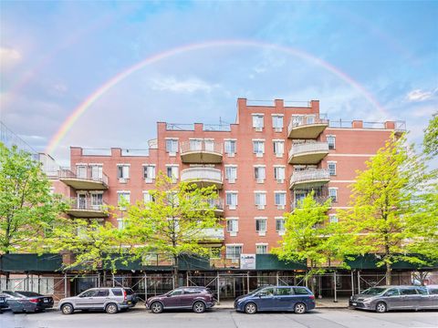 35-06 Leavitt 3E Flushing NY 11354