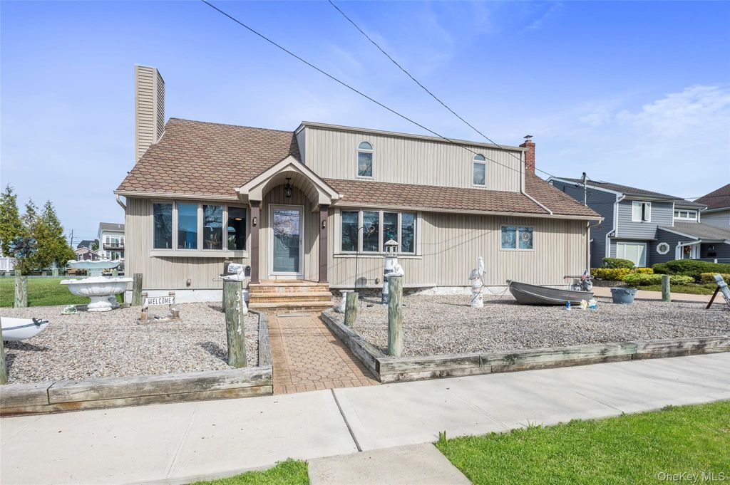 Photo of 3414 Riverside Drive, Oceanside, NY 11572 (MLS # 991293)