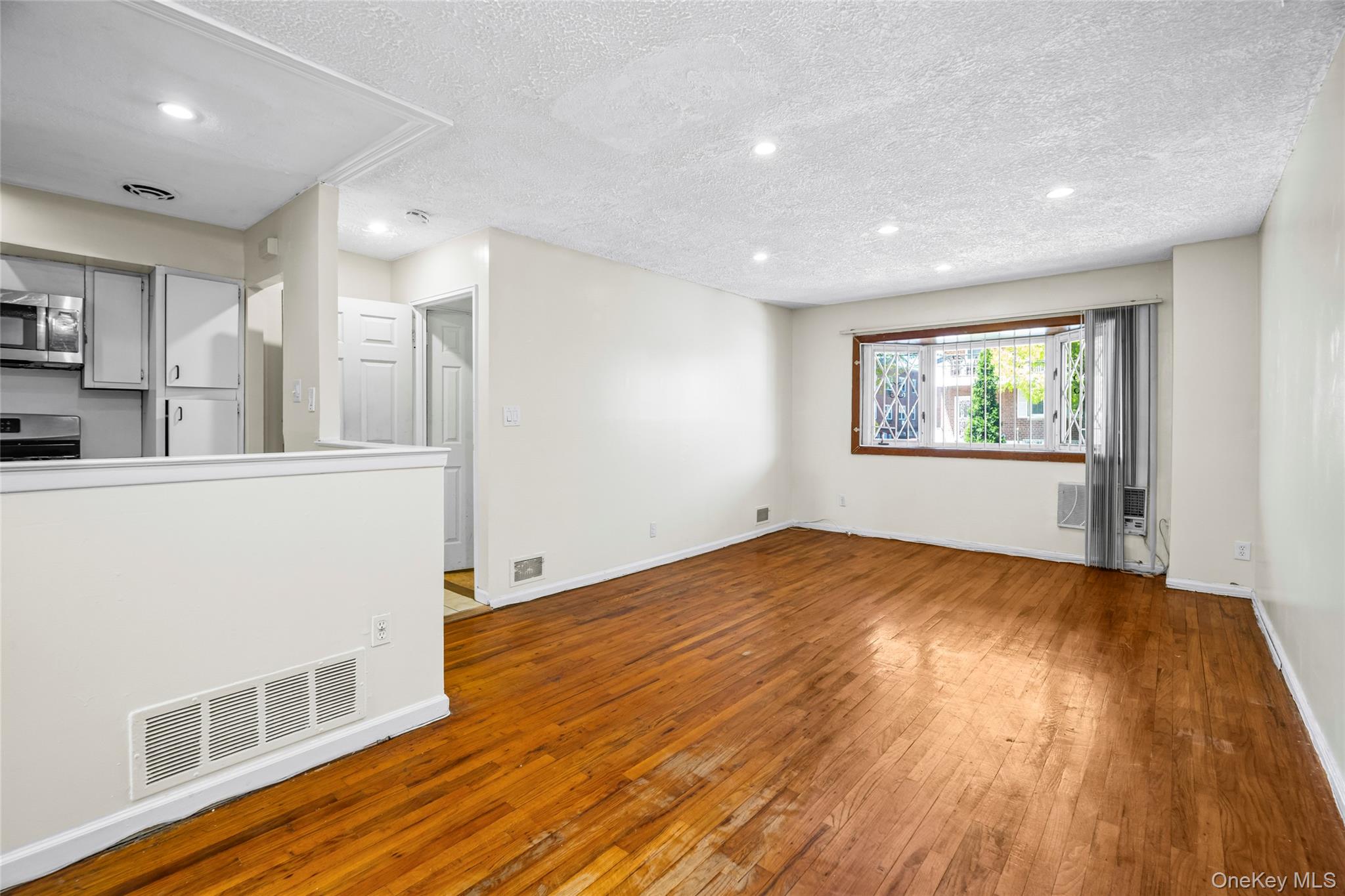 10516 Flatlands 4th Street