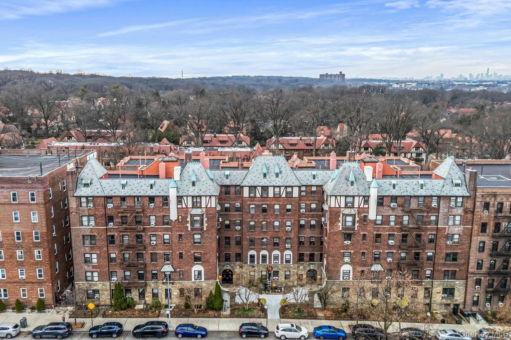 Photo of 77-16 Austin Street #5L, Forest Hills, NY 11375 (MLS # 944125)