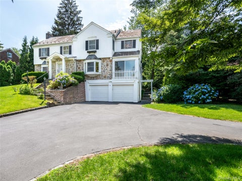 Homes For Rent - 91 Pickwick Road<br/> Manhasset, NY 11030