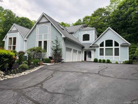 Homes For Sale - 19 W Gate Road<br/> Suffern, NY 10901