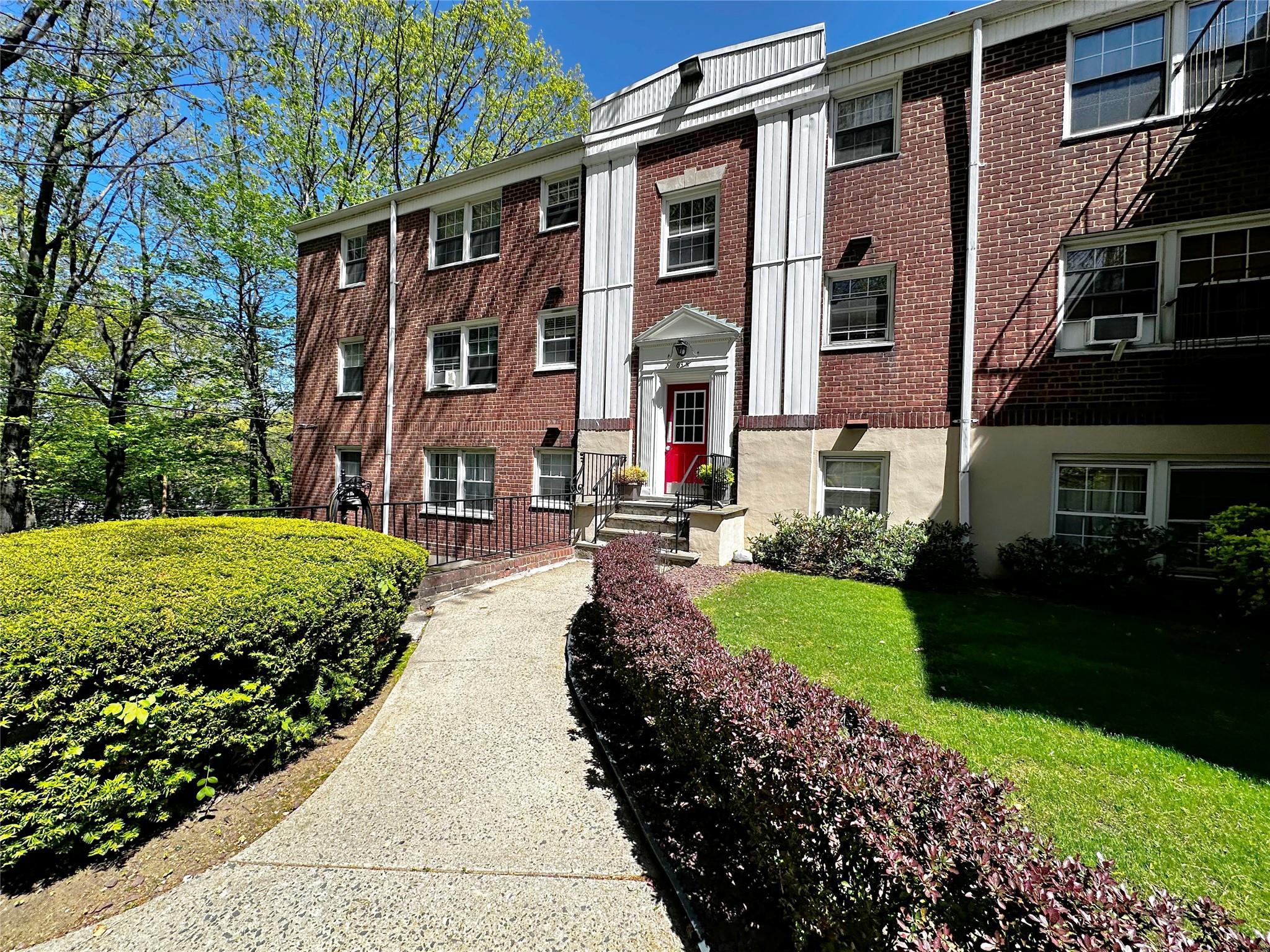 63 N Rockledge Road #GC, Bronxville, New York image 2