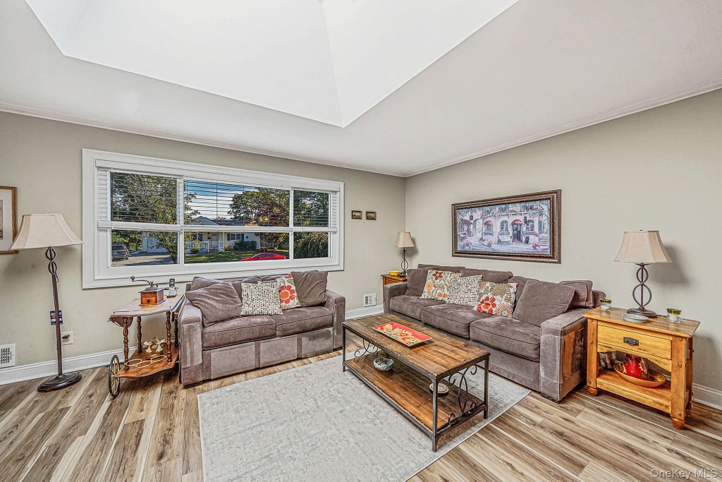 Photo of 4 Starlight Drive, Commack, NY 11725 (MLS # 1065433)
