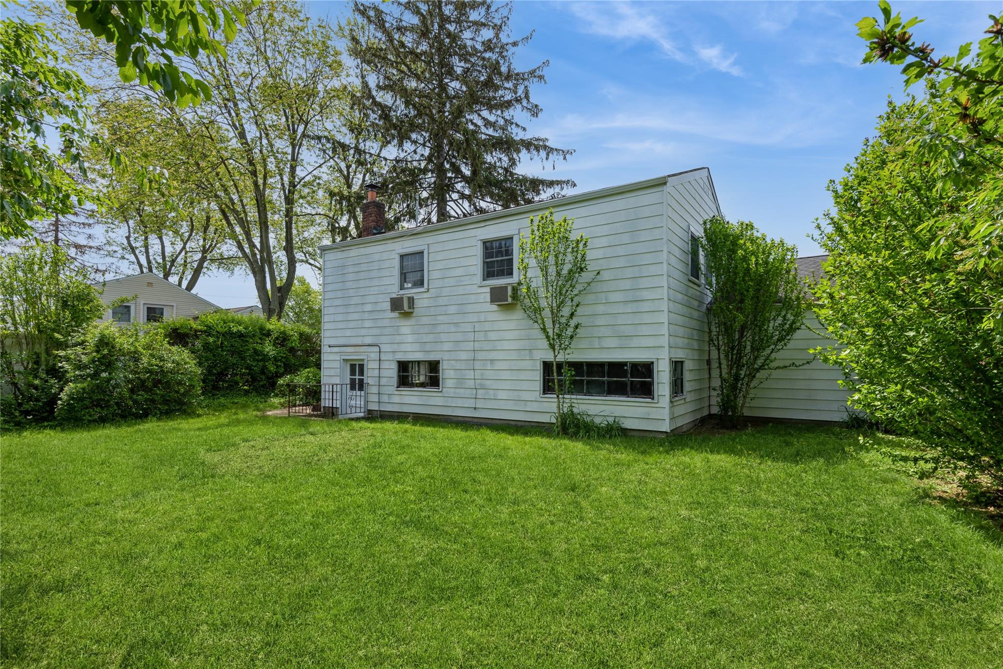 233 Violet Street, Massapequa Park, New York image 20