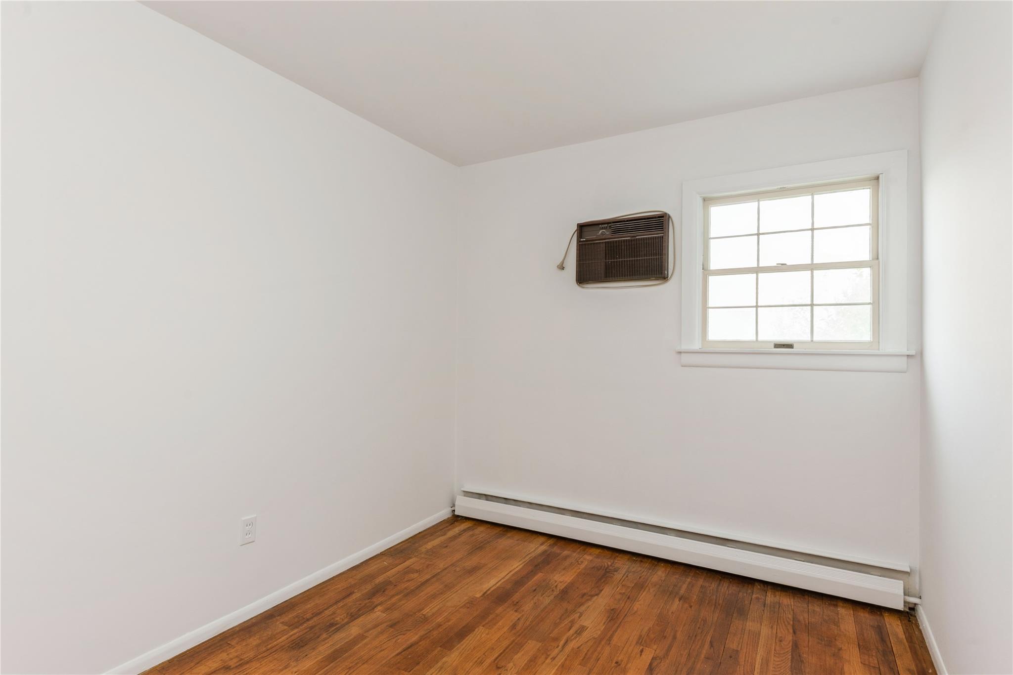 233 Violet Street, Massapequa Park, New York image 10