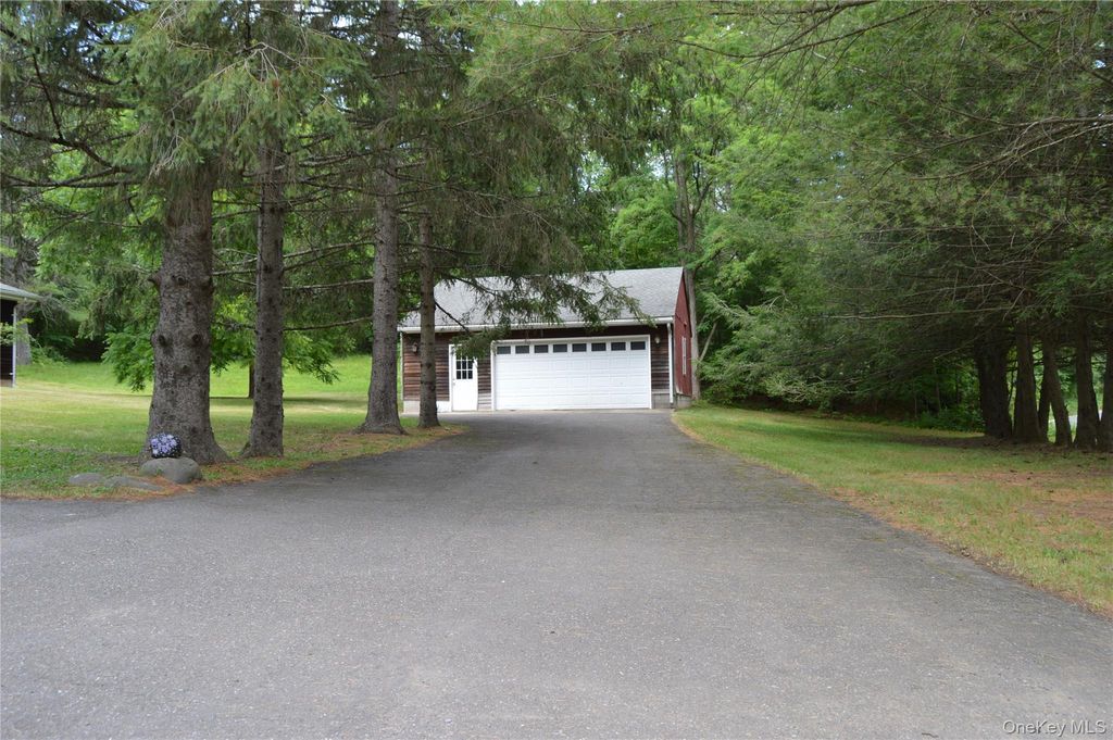 Photo of 4 Willa Lane, Chichester, NY 12416 (MLS # 1002230)