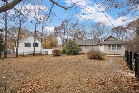 8 evergreen rd Rocky Point NY 11778