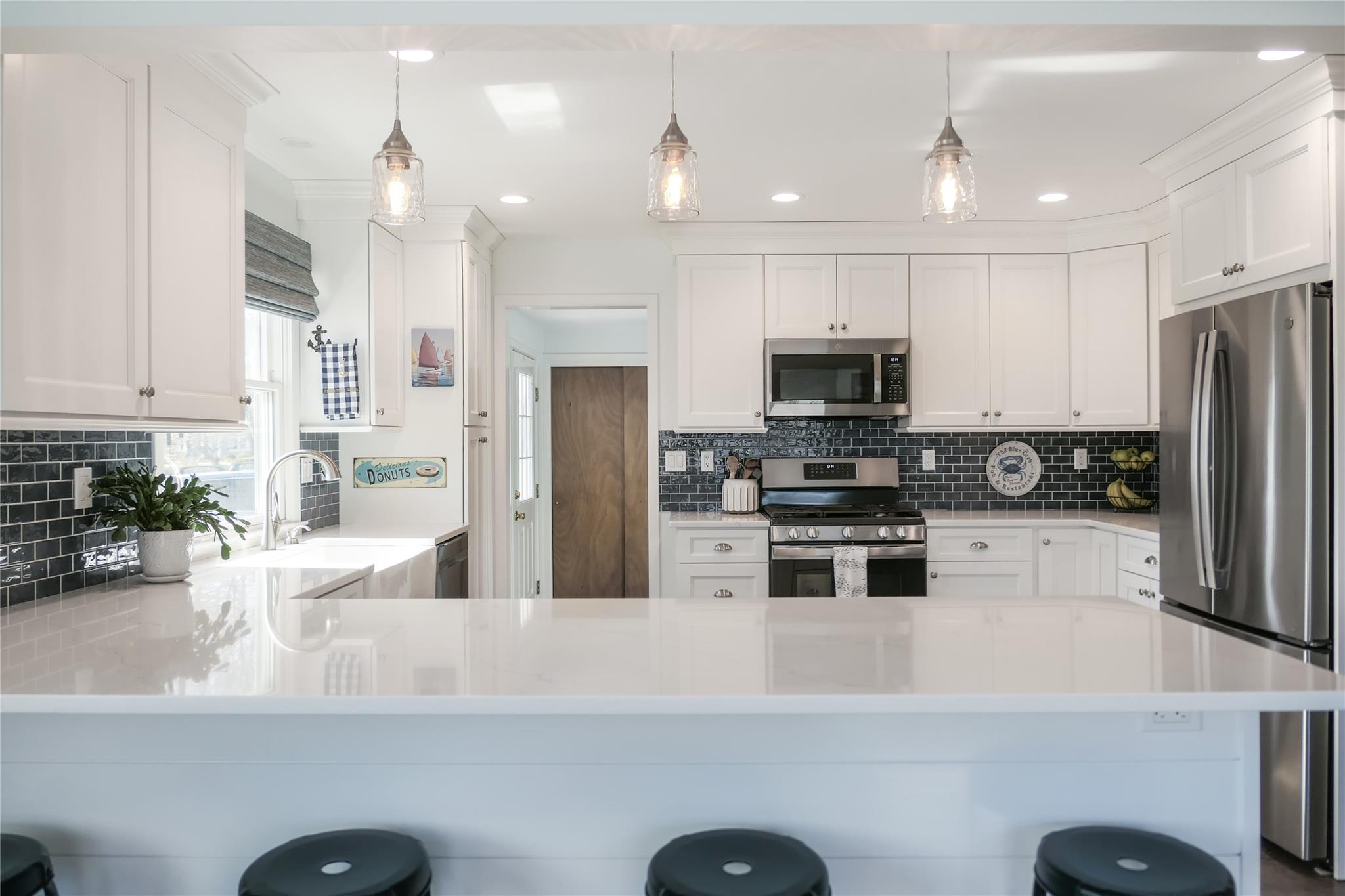 76 N Howells Point Road, Bellport Village, New York image 9