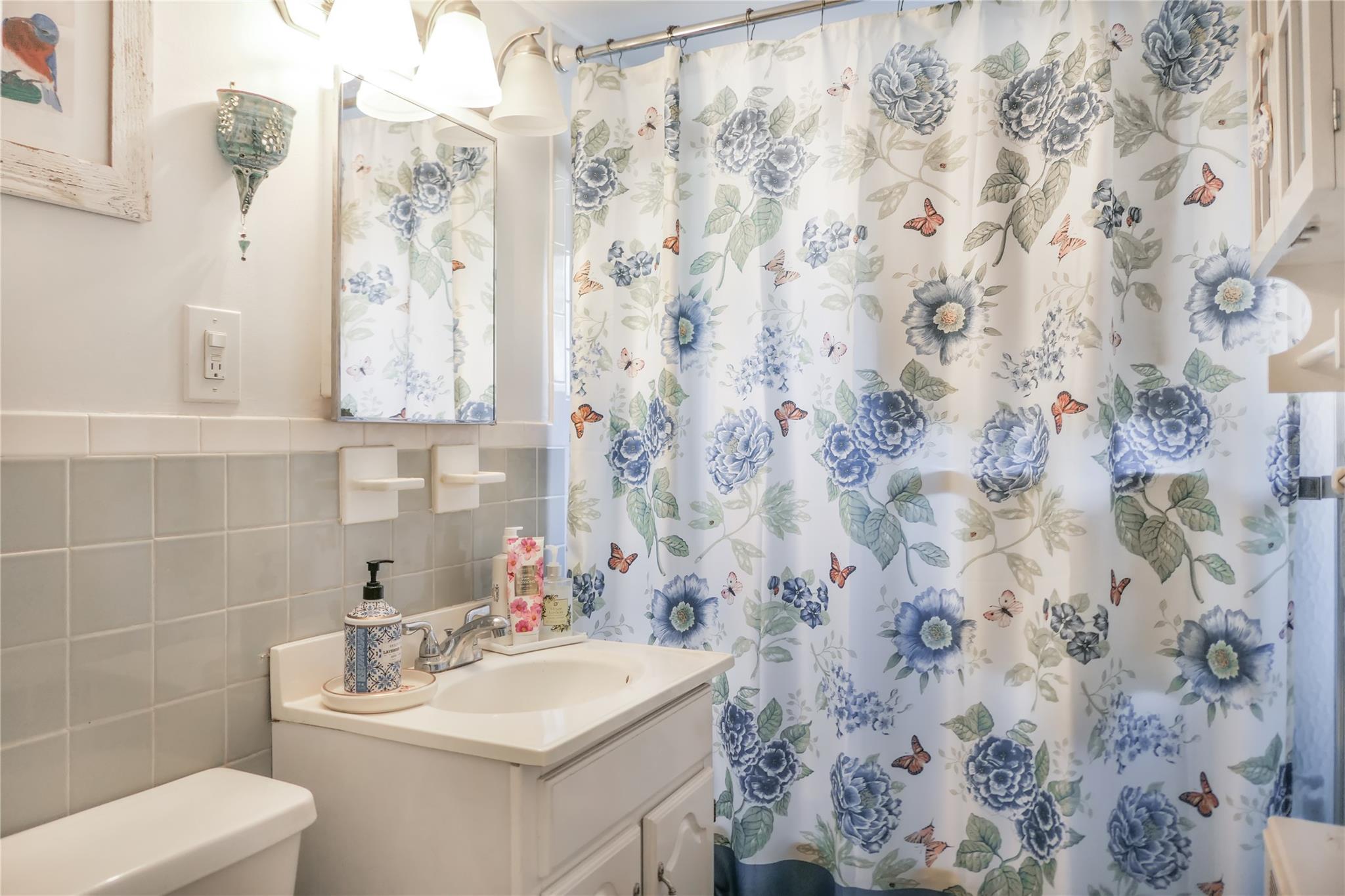 76 N Howells Point Road, Bellport Village, New York image 19