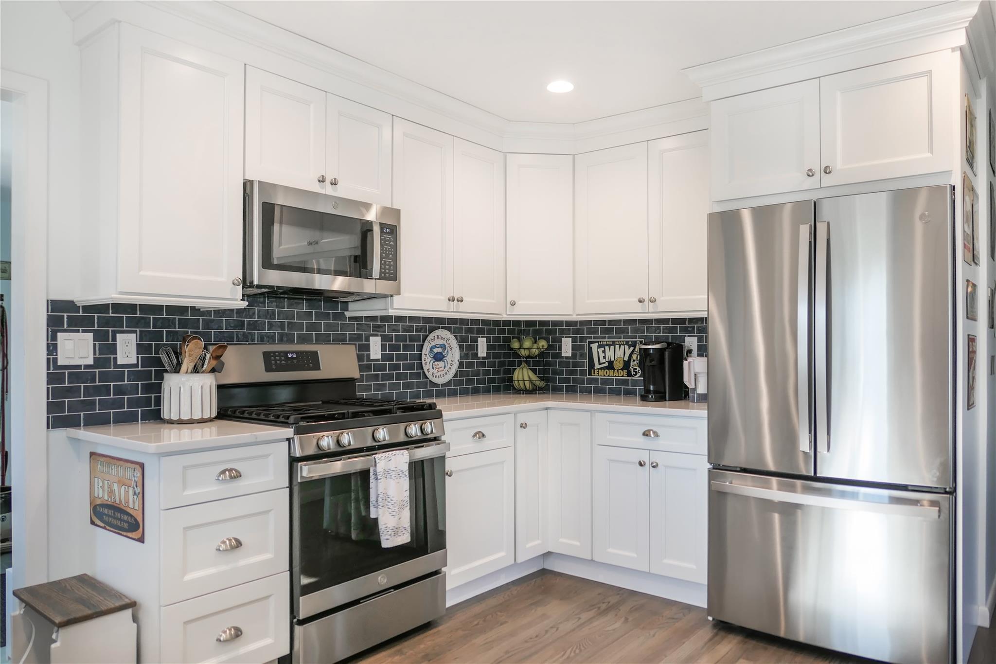 76 N Howells Point Road, Bellport Village, New York image 10