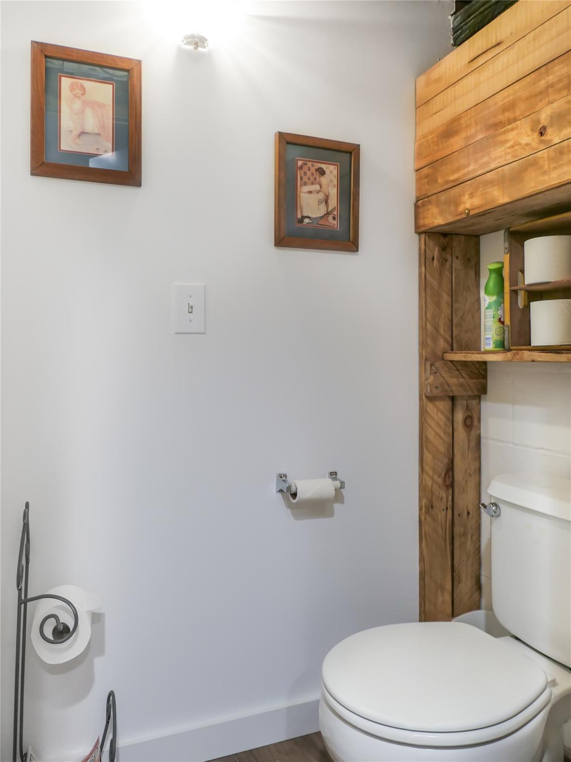 76 N Howells Point Road, Bellport Village, New York image 23