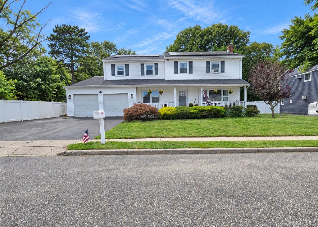 Photo of 362 Singingwood Drive, Holbrook, NY 11741 (MLS # 1050207)