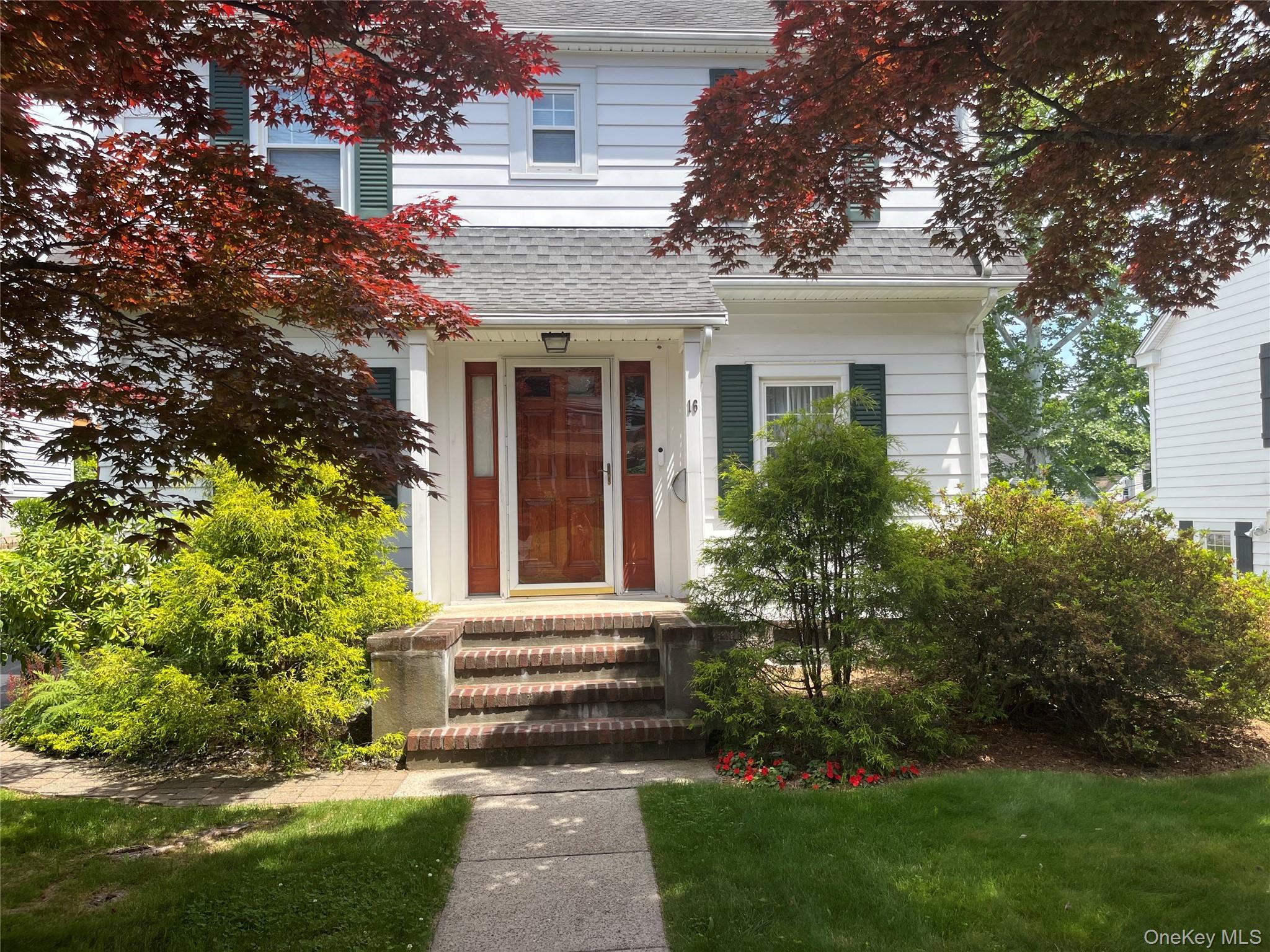 16 Sherwood Avenue